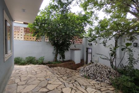 Casa para alugar com 300m², 5 quartos e 1 vagaQuintal 