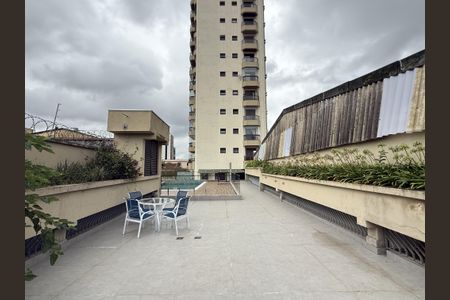 Apartamento para alugar com 145m², 3 quartos e 1 vaga Apartamento para alugar com 145m², 3 quartos e 1 vagaVaranda