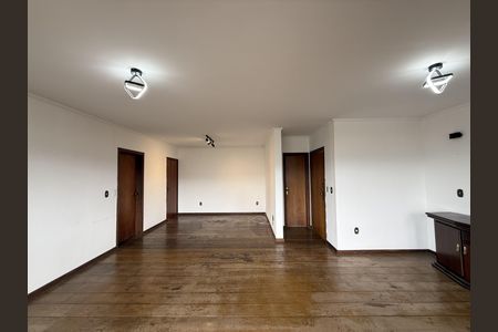 Apartamento para alugar com 145m², 3 quartos e 1 vaga Apartamento para alugar com 145m², 3 quartos e 1 vagaSala de Jantar
