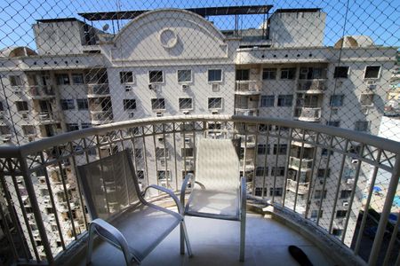 Apartamento à venda com 90m², 3 quartos e 1 vagaVaranda