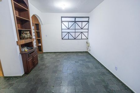 Casa para alugar com 90m², 2 quartos e 1 vagasala