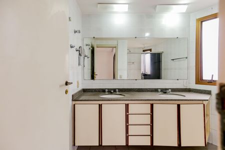 Apartamento à venda com 134m², 3 quartos e 3 vagasSuíte 2