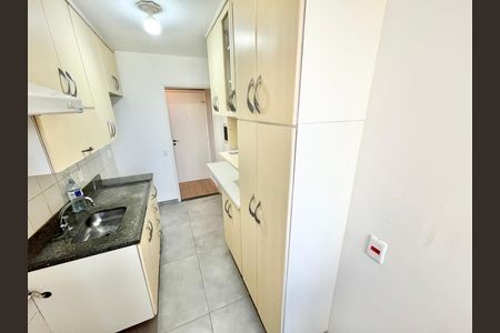 Apartamento para alugar com 60m², 3 quartos e 1 vaga Apartamento para alugar com 60m², 3 quartos e 1 vagaCozinha e Área de Serviço