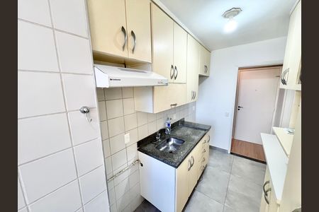 Apartamento para alugar com 60m², 3 quartos e 1 vaga Apartamento para alugar com 60m², 3 quartos e 1 vagaCozinha e Área de Serviço