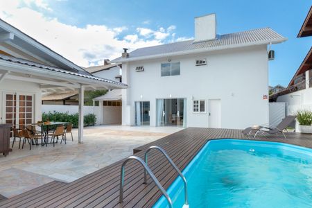 Casa para alugar com 300m², 5 quartos e 2 vagasPiscina