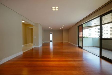 Apartamento para alugar com 4 quartos, 272m² em Campo Belo, São Paulo
