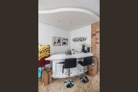 Apartamento à venda com 315m², 2 quartos e 4 vagas Apartamento à venda com 315m², 2 quartos e 4 vagasDetalhe Sala