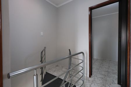 Casa à venda com 261m², 5 quartos e 3 vagasEscada