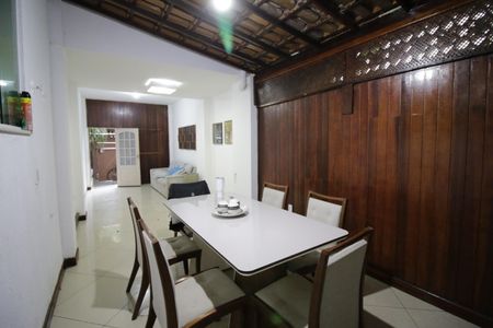 Casa à venda com 140m², 3 quartos e 1 vagaÁrea externa