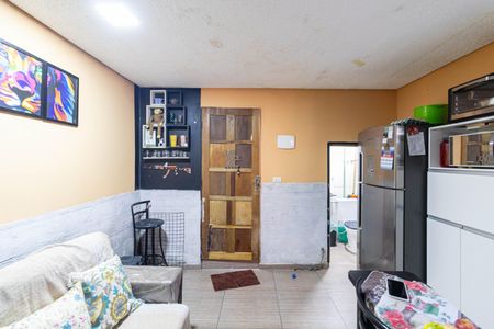 Sala e Cozinha  de apartamento para alugar com 1 quarto, 21m² em Conjunto Residencial José Bonifácio, São Paulo