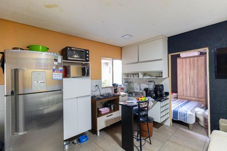 Sala e Cozinha  de apartamento para alugar com 1 quarto, 21m² em Conjunto Residencial José Bonifácio, São Paulo