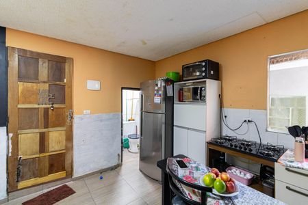 Sala e Cozinha  de apartamento para alugar com 1 quarto, 21m² em Conjunto Residencial José Bonifácio, São Paulo