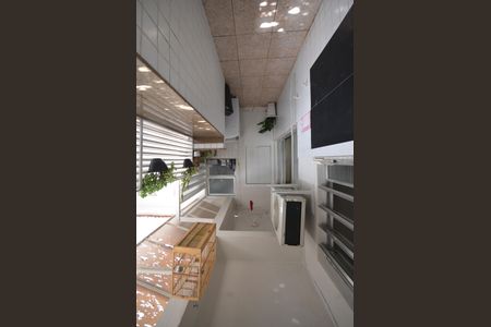 Apartamento para alugar com 120m², 3 quartos e 1 vagaÁrea de Serviço