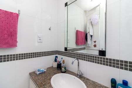 Apartamento à venda com 70m², 3 quartos e 1 vaga Apartamento à venda com 70m², 3 quartos e 1 vagaBanheiro da Suíte