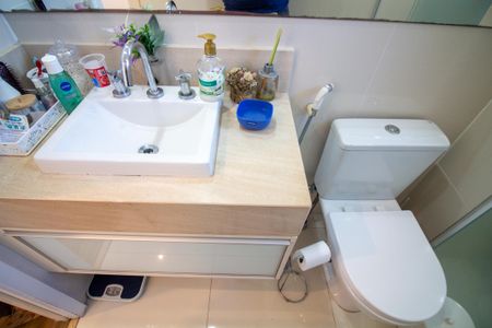 Apartamento à venda com 72m², 2 quartos e 1 vaga Apartamento à venda com 72m², 2 quartos e 1 vagaBanheiro da Suíte