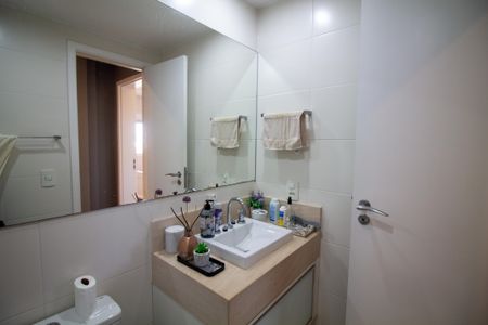 Apartamento à venda com 72m², 2 quartos e 1 vaga Apartamento à venda com 72m², 2 quartos e 1 vagaBanheiro
