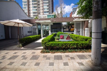 Apartamento à venda com 72m², 2 quartos e 1 vaga Apartamento à venda com 72m², 2 quartos e 1 vagaFachada e portaria