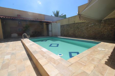 Casa de condomínio à venda com 360m², 3 quartos e 3 vagasQuintal - Piscina