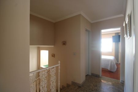 Casa de condomínio à venda com 360m², 3 quartos e 3 vagasCorredor