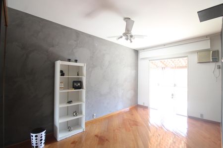 Casa de condomínio à venda com 360m², 3 quartos e 3 vagasQuarto 2