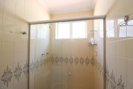 Casa de condomínio à venda com 360m², 3 quartos e 3 vagasBanheiro social