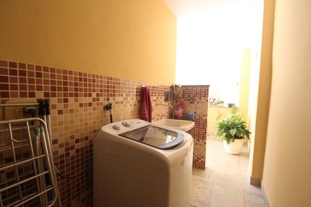 Casa de condomínio à venda com 360m², 3 quartos e 3 vagasÁrea de serviço