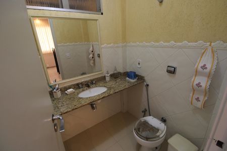 Casa de condomínio à venda com 360m², 3 quartos e 3 vagasLavabo