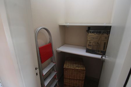 Casa de condomínio à venda com 360m², 3 quartos e 3 vagasCorredor - Depósito
