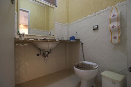 Casa de condomínio à venda com 360m², 3 quartos e 3 vagasLavabo
