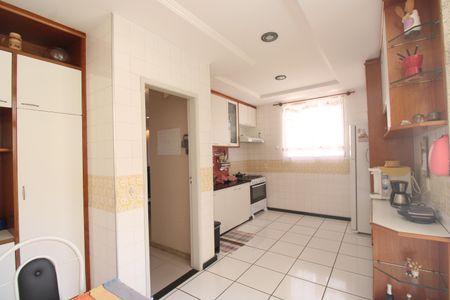 Casa de condomínio à venda com 360m², 3 quartos e 3 vagasCozinha