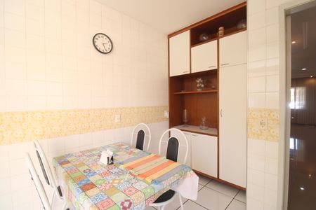 Casa de condomínio à venda com 360m², 3 quartos e 3 vagasCozinha