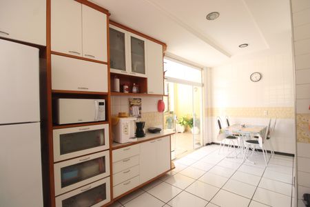 Casa de condomínio à venda com 360m², 3 quartos e 3 vagasCozinha