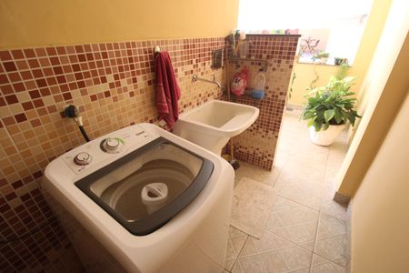 Casa de condomínio à venda com 360m², 3 quartos e 3 vagasÁrea de serviço