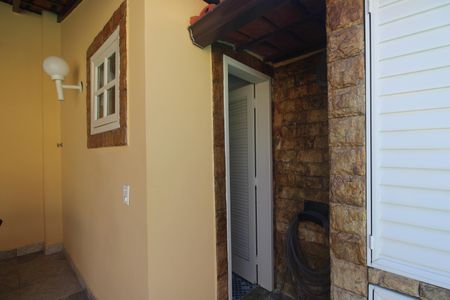 Casa de condomínio à venda com 360m², 3 quartos e 3 vagasQuintal - Banheiro