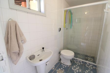 Casa de condomínio à venda com 360m², 3 quartos e 3 vagasQuintal - Banheiro