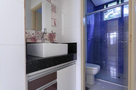 Apartamento para alugar com 65m², 3 quartos e 1 vaga Apartamento para alugar com 65m², 3 quartos e 1 vagaBanheiro social