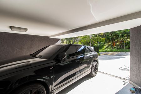 Casa de condomínio para alugar com 360m², 4 quartos e 6 vagas Casa de condomínio para alugar com 360m², 4 quartos e 6 vagasGaragem