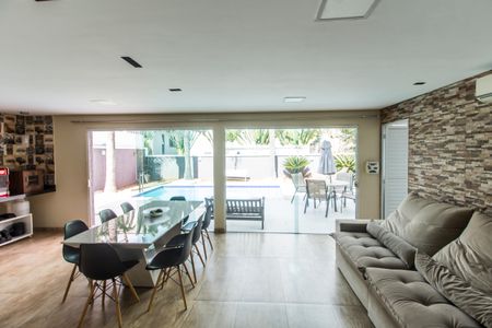 Sala de casa de condomínio para alugar com 4 quartos, 360m² em Residencial 18 do Forte, Santana de Parnaíba