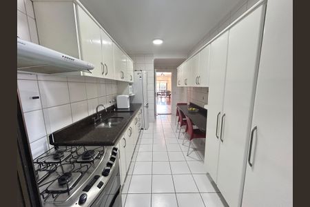 Apartamento à venda com 136m², 3 quartos e 4 vagas Apartamento à venda com 136m², 3 quartos e 4 vagasCozinha