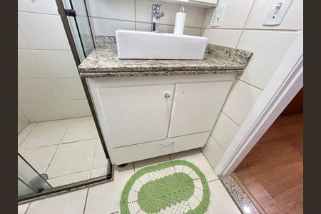 Apartamento à venda com 136m², 3 quartos e 4 vagas Apartamento à venda com 136m², 3 quartos e 4 vagasBanheiro da Suíte 1