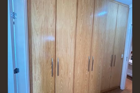 Apartamento à venda com 136m², 3 quartos e 4 vagas Apartamento à venda com 136m², 3 quartos e 4 vagasQuarto Suíte 3