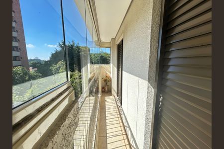 Apartamento à venda com 136m², 3 quartos e 4 vagas Apartamento à venda com 136m², 3 quartos e 4 vagasVaranda da Sala