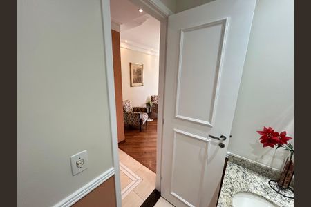 Apartamento à venda com 136m², 3 quartos e 4 vagas Apartamento à venda com 136m², 3 quartos e 4 vagasBanheiro 1