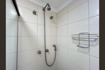 Apartamento à venda com 136m², 3 quartos e 4 vagas Apartamento à venda com 136m², 3 quartos e 4 vagasBanheiro da Suíte 2