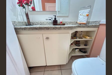 Apartamento à venda com 136m², 3 quartos e 4 vagas Apartamento à venda com 136m², 3 quartos e 4 vagasBanheiro 1