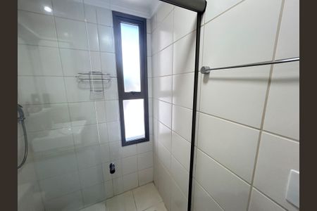 Apartamento à venda com 136m², 3 quartos e 4 vagas Apartamento à venda com 136m², 3 quartos e 4 vagasBanheiro da Suíte 2
