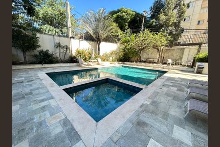 Apartamento à venda com 136m², 3 quartos e 4 vagas Apartamento à venda com 136m², 3 quartos e 4 vagasÁrea comum - Piscina