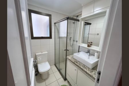 Apartamento à venda com 136m², 3 quartos e 4 vagas Apartamento à venda com 136m², 3 quartos e 4 vagasBanheiro da Suíte 1