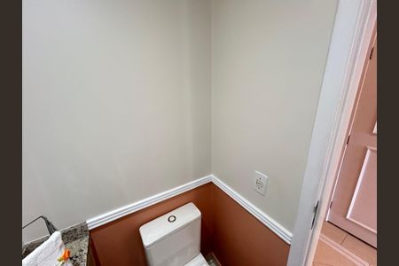 Apartamento à venda com 136m², 3 quartos e 4 vagas Apartamento à venda com 136m², 3 quartos e 4 vagasBanheiro 1