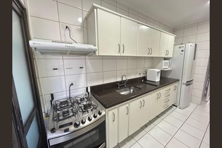 Apartamento à venda com 136m², 3 quartos e 4 vagas Apartamento à venda com 136m², 3 quartos e 4 vagasCozinha